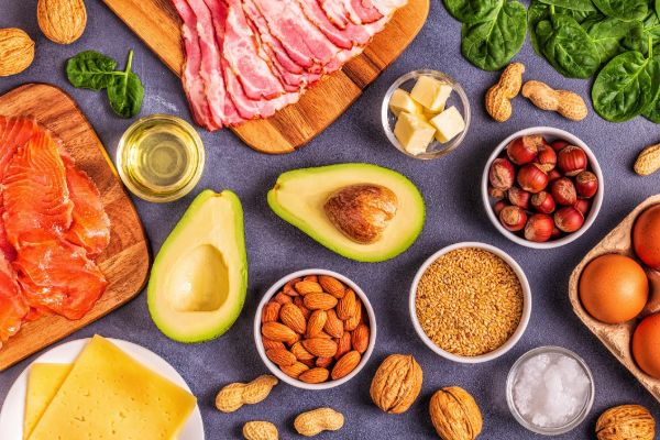 Bổ sung chế độ dinh dưỡng giàu đạm và vitamin cần thiết cho tóc