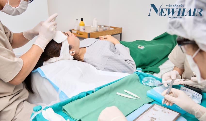 cấy tóc là thủ thuật gì