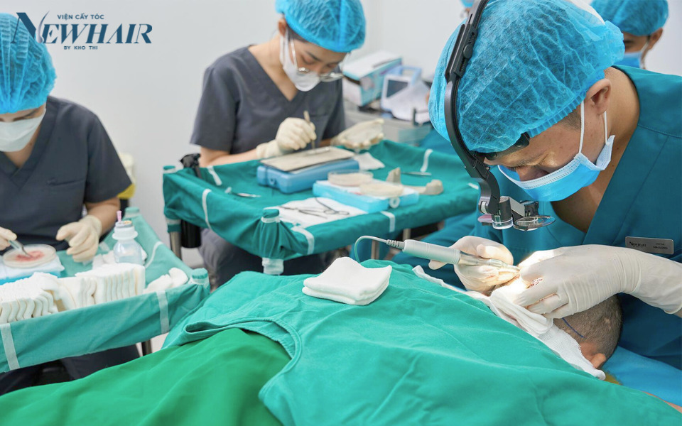 trị hói bằng cấy tóc
