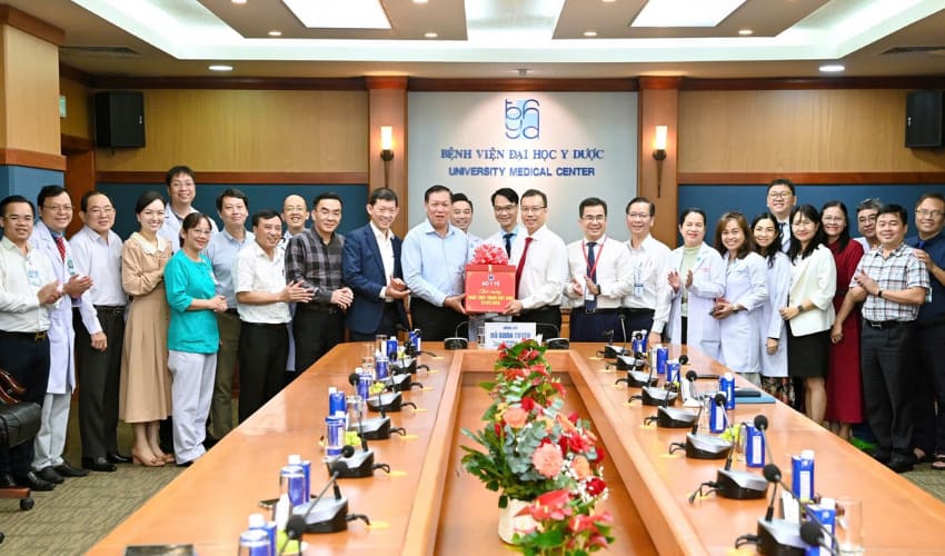 khám tóc rụng bệnh viện đại học y dược tphcm