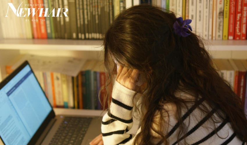 hói đỉnh đầu nữ