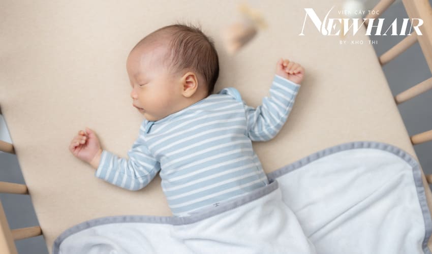 rụng tóc vành khăn ở trẻ em