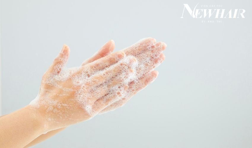 các cách gội đầu không bị rụng tóc