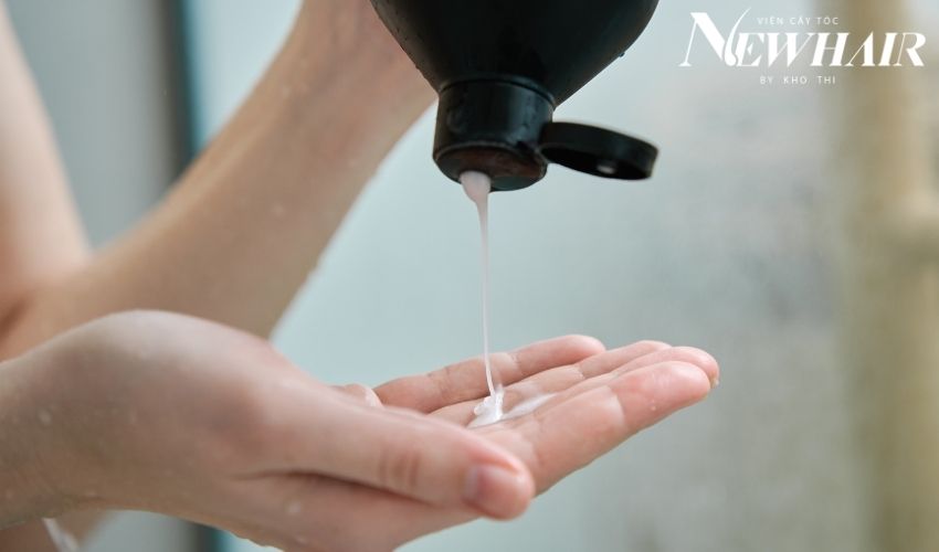 cách gội đầu không bị rụng tóc