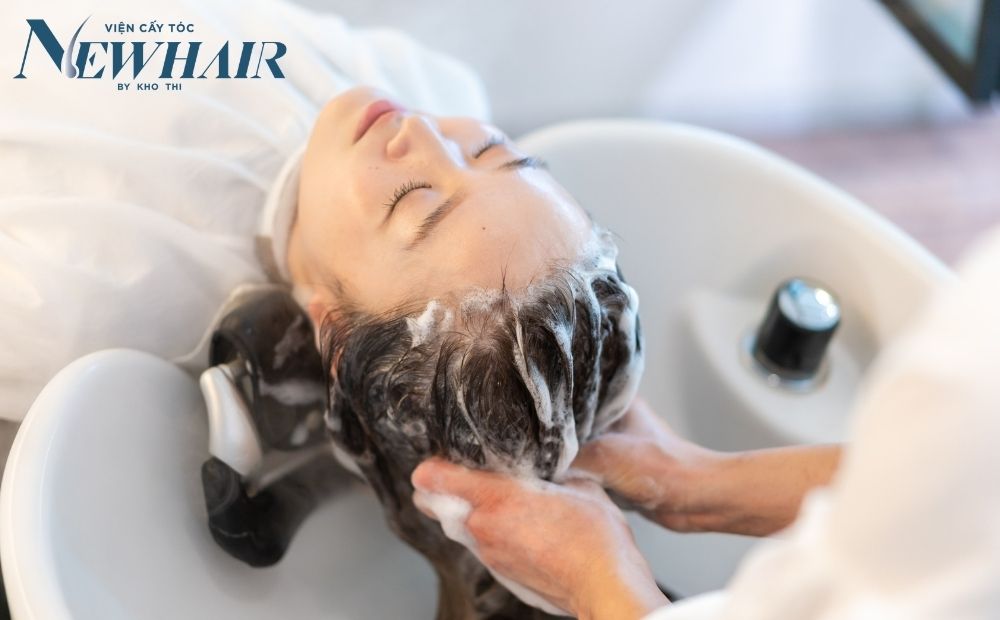 gội đầu rụng bao nhiều tóc là bình thường